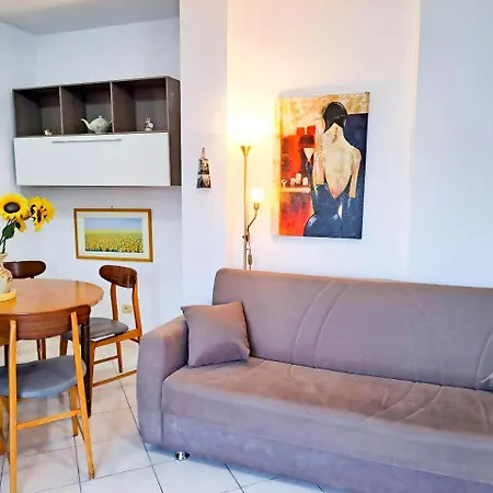 Apartment Near Cathedral And Center